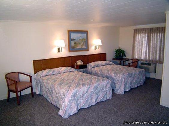 Hyannis Holiday Motel Ruang foto
