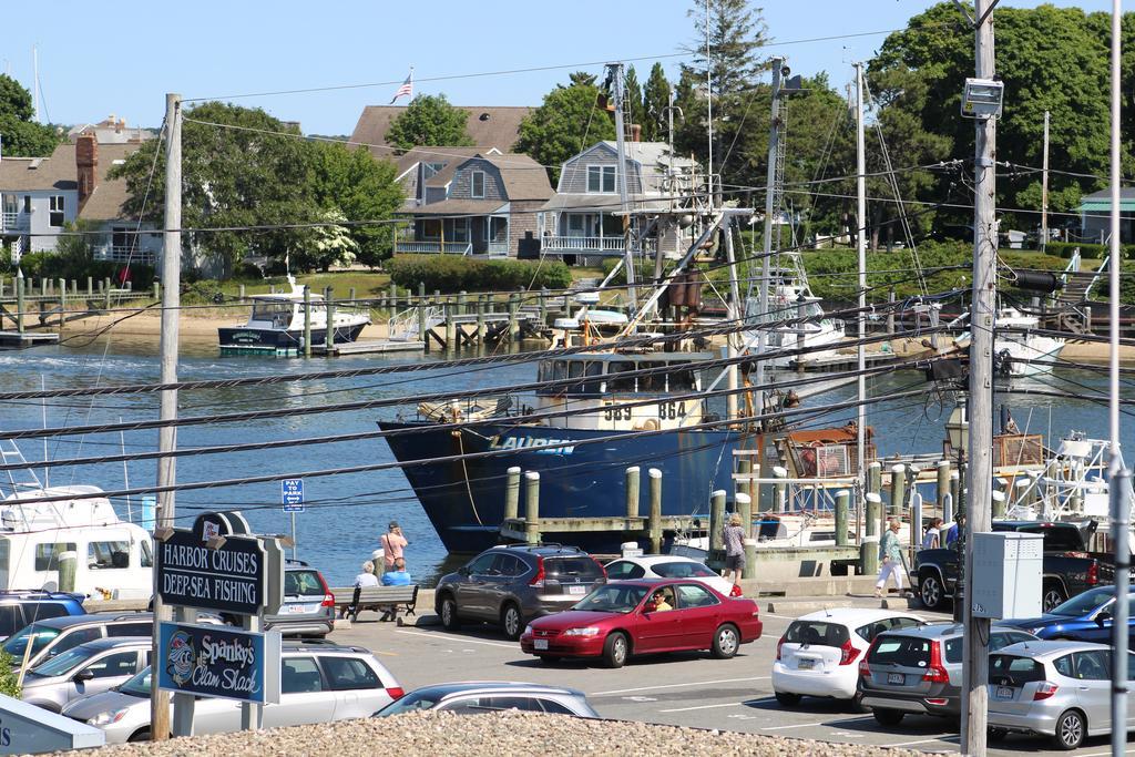 Hyannis Holiday Motel Bagian luar foto