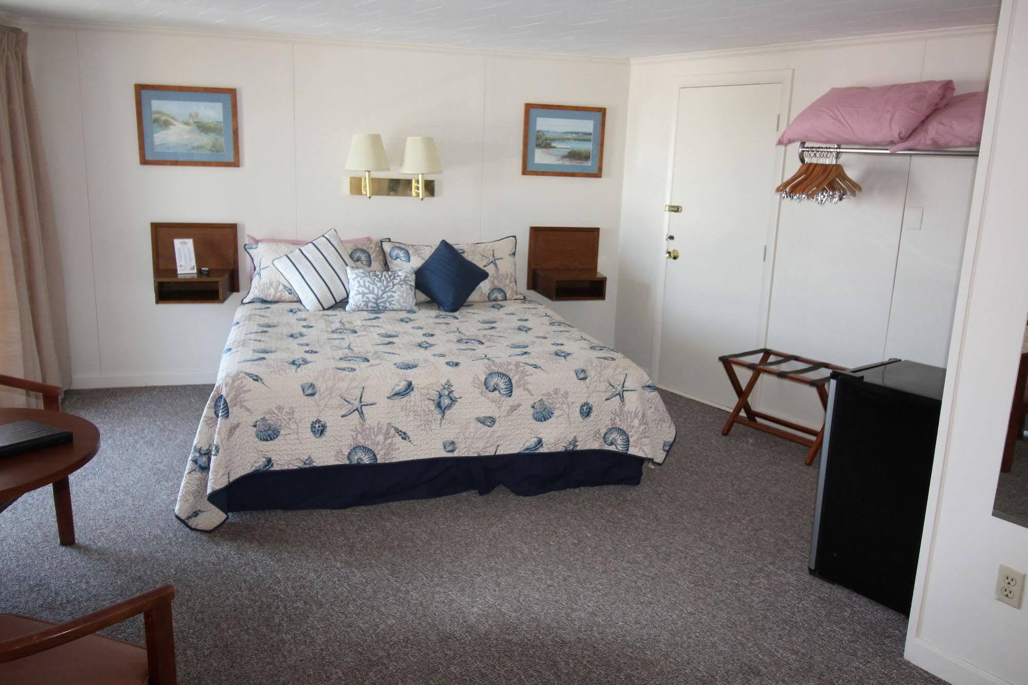 Hyannis Holiday Motel Bagian luar foto
