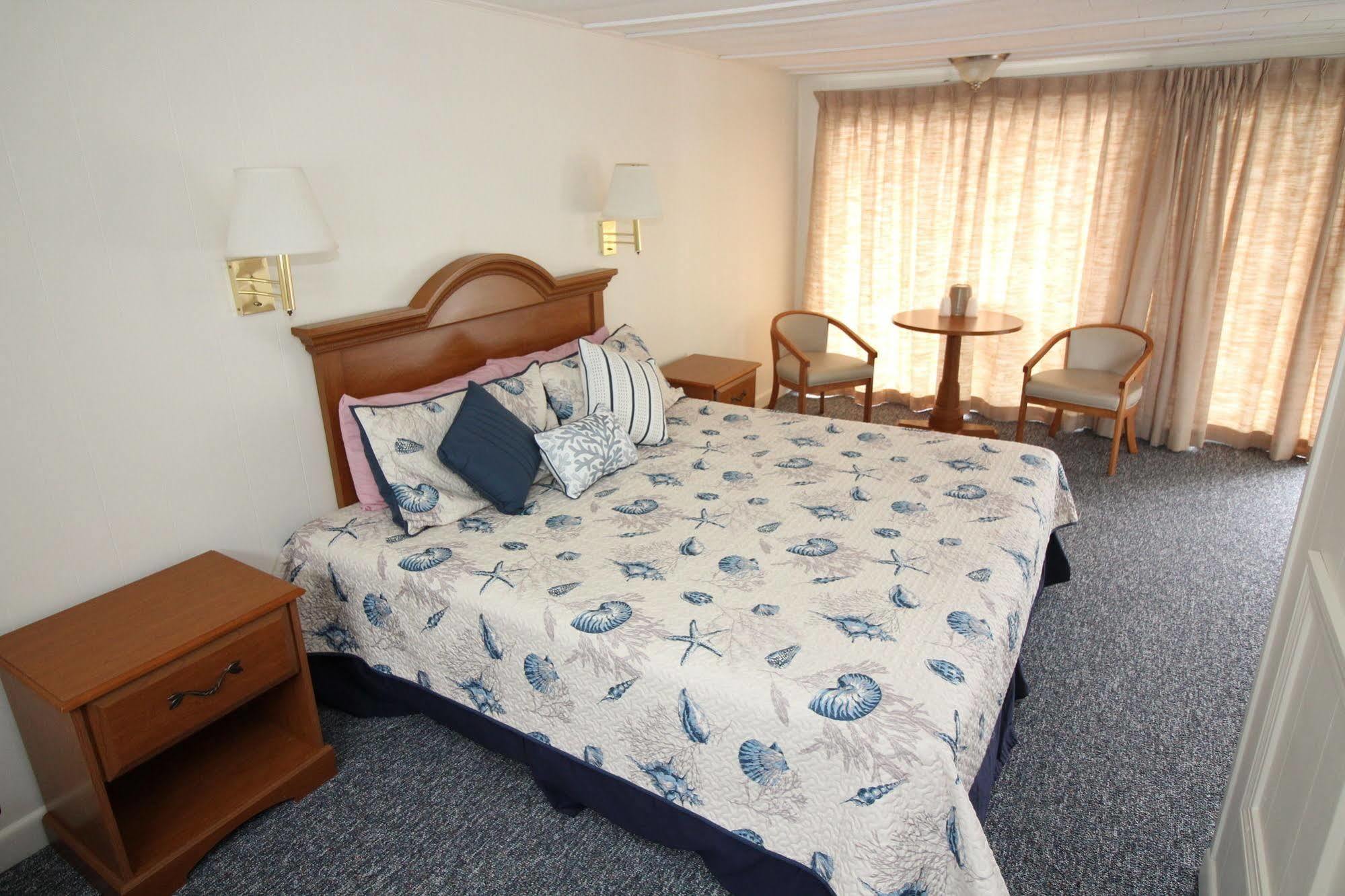 Hyannis Holiday Motel Bagian luar foto