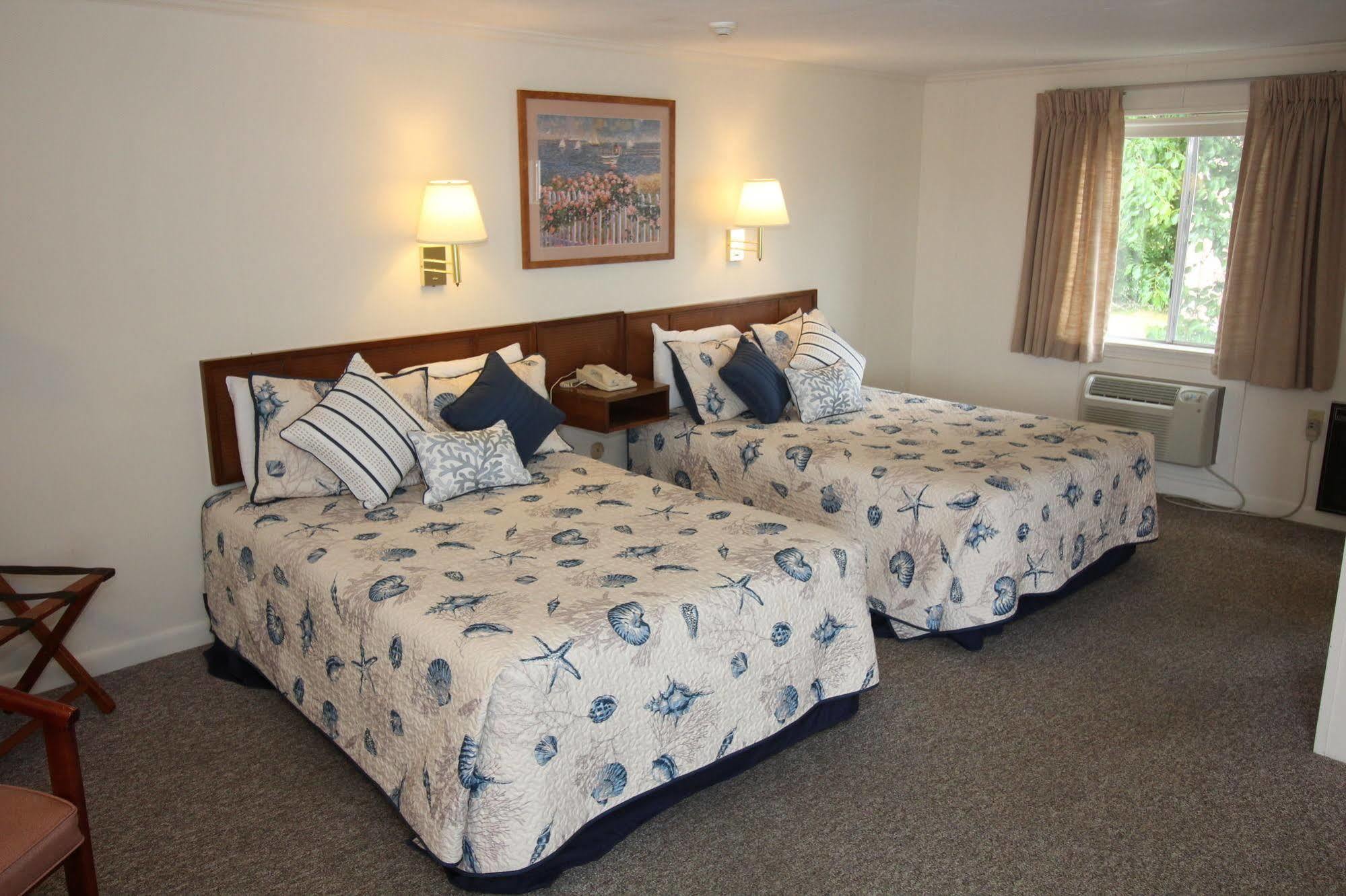 Hyannis Holiday Motel Bagian luar foto